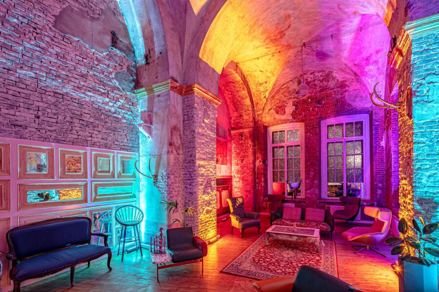 Дизайнерские залы для свадеб в LOFT HALL