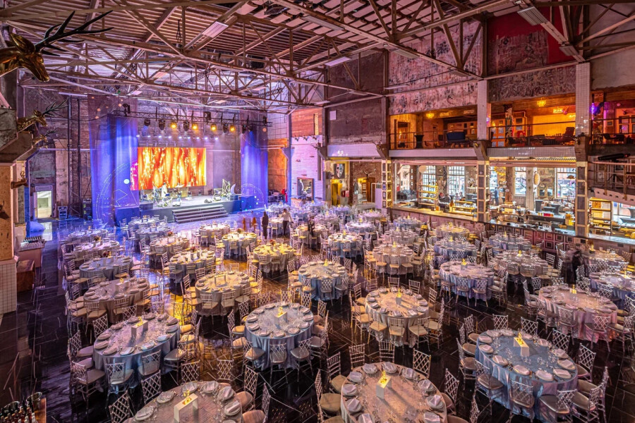 Дизайнерские залы для свадеб в LOFT HALL