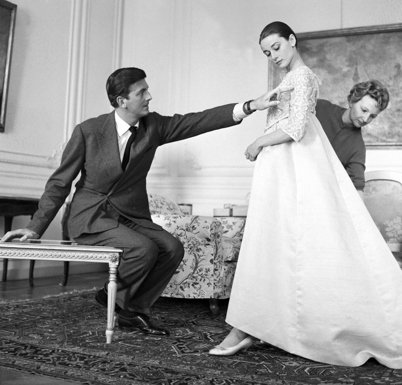 5 свадебных платьев Givenchy с интересной историей