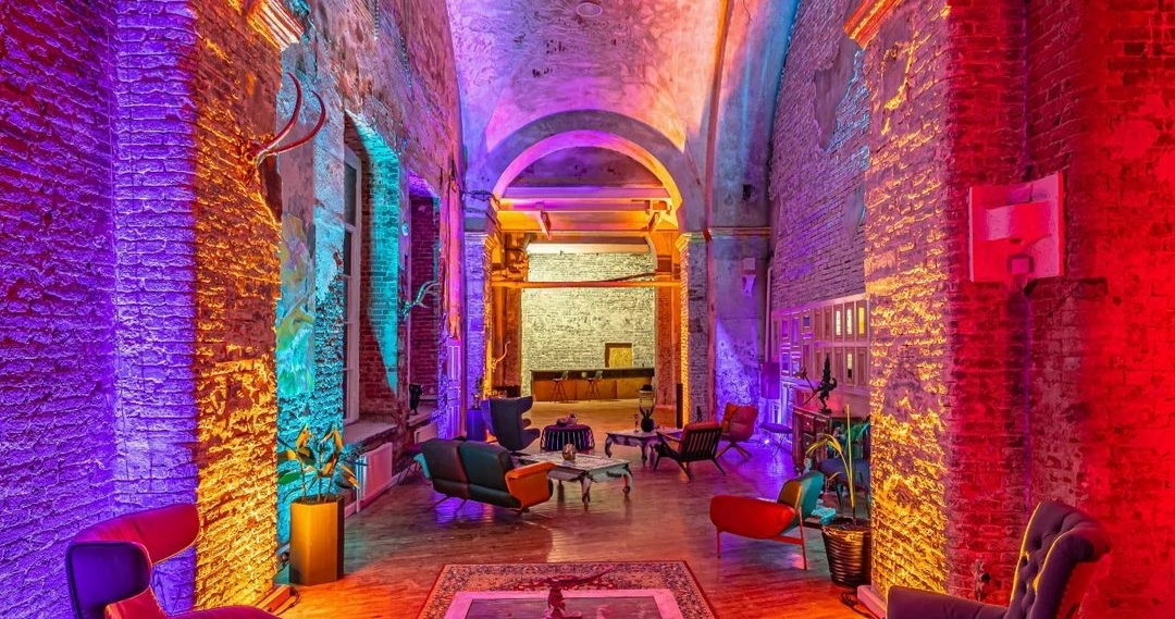 Дизайнерские залы для свадеб в LOFT HALL