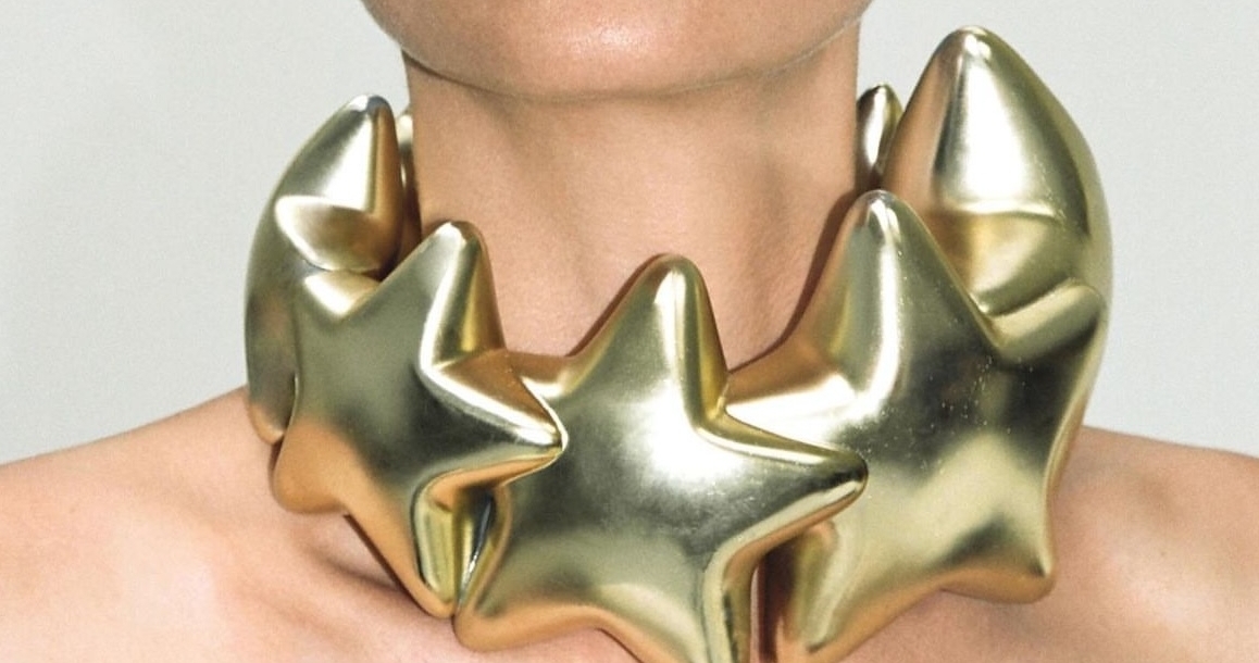 Добавим акцентов: 30 нарядных украшений, которые захочется