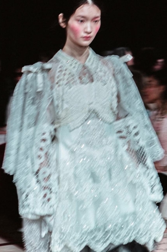 Неделя моды в Лондоне FW’25 — стильные приемы, которые понравятся невесте