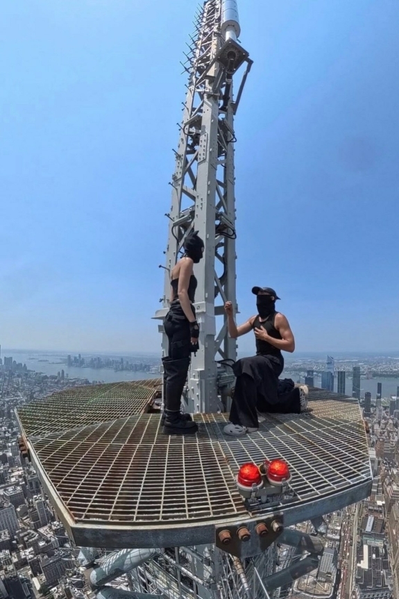 Иван Биркус и Ангела Николау: помолвка на Empire State Building