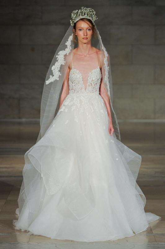 Reem Acra 2019: весна и любовь в
