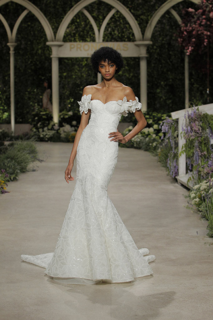 Свадебные платья Pronovias: стильная коллекция «In bloom»
