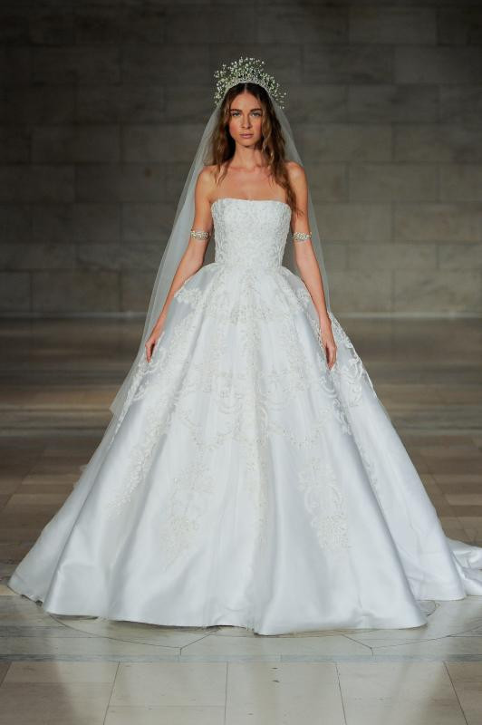 Reem Acra 2019: весна и любовь в
