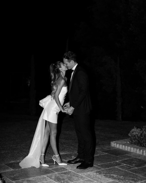 Минималистичные свадебные платья от Galia Lahav и