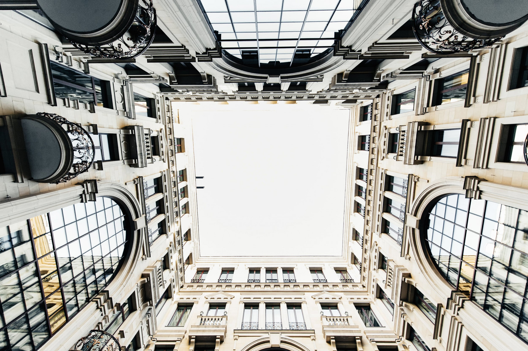 St. Regis Москва Никольская: интервью c представителями