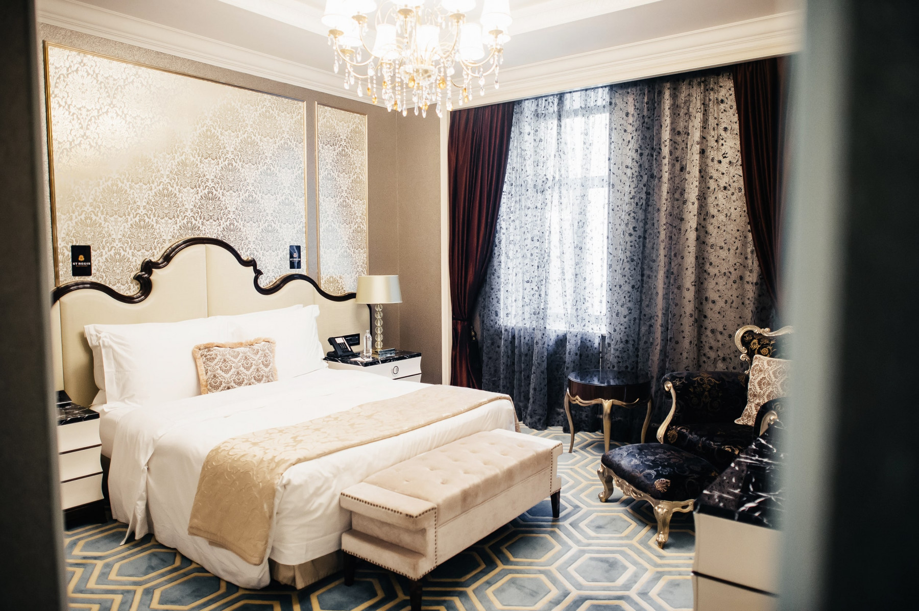 St. Regis Москва Никольская: интервью c представителями