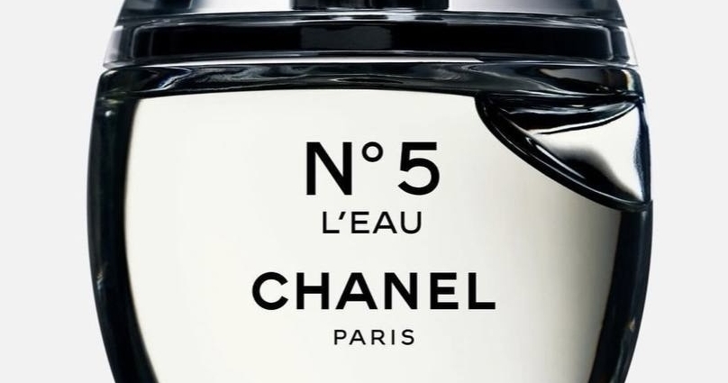 Угадаете, кто стал новым лицом аромата Chanel
