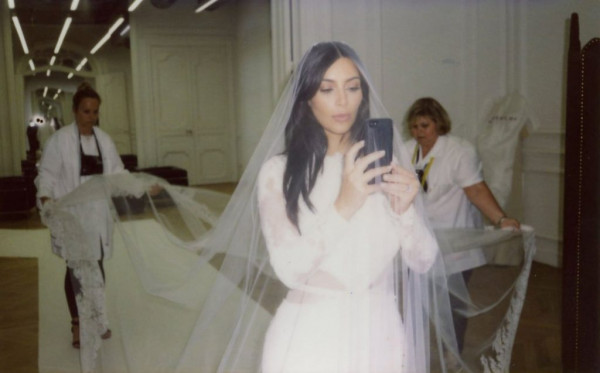 5 свадебных платьев Givenchy с интересной историей