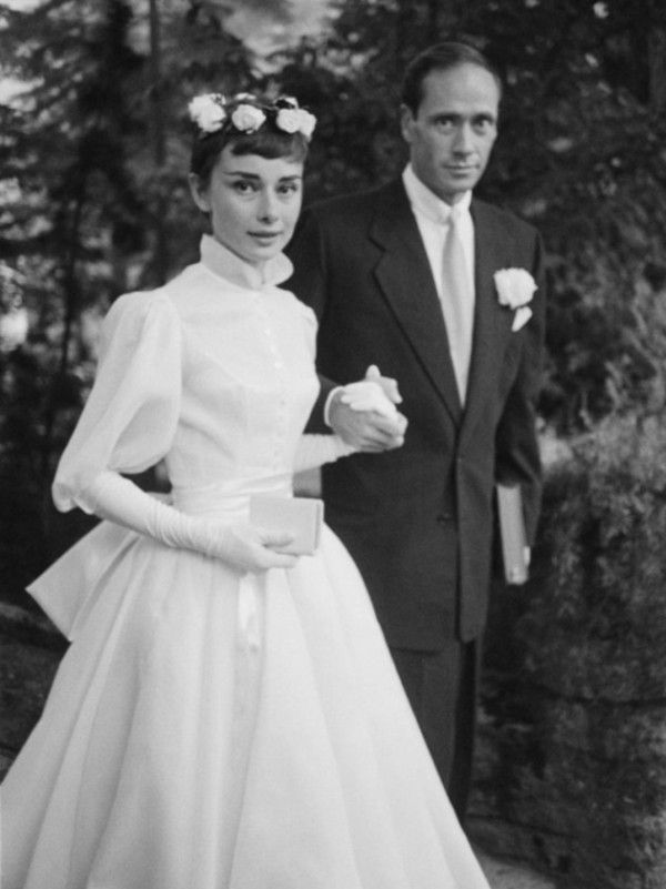 5 свадебных платьев Givenchy с интересной историей