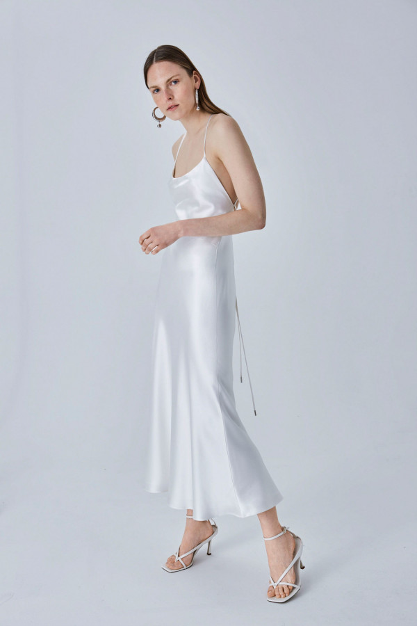 Galvan Bridal 2021 — минимализм, асимметрия и