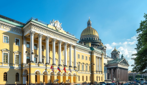 Площадки Four Seasons Hotel Lion Palace