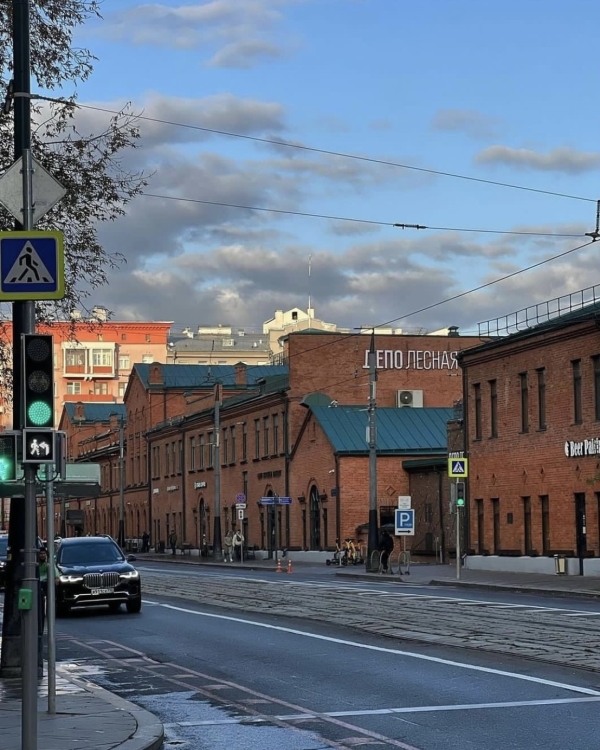 Космические художники в Cube.Moscow, юбилей Директора Всего