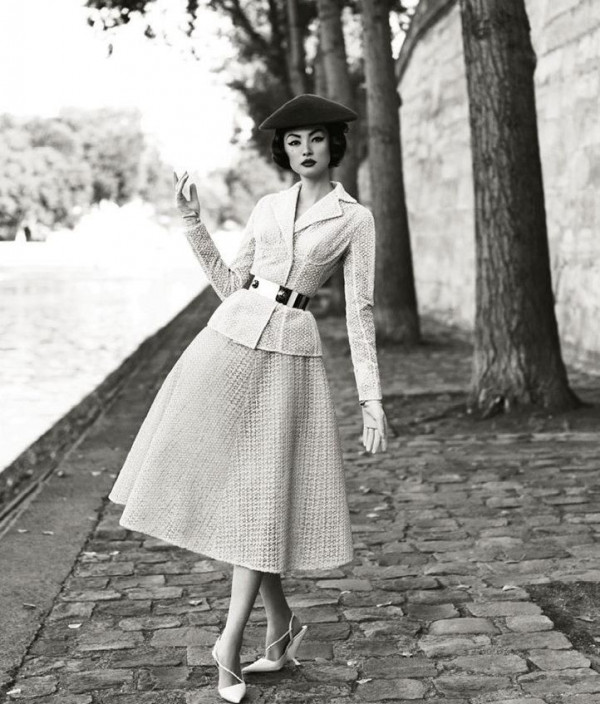 Модные невесты выбирают лодочки Dior на резинке