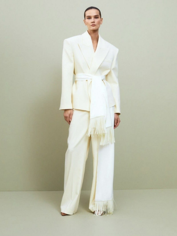 Power Suit — один из главных модных