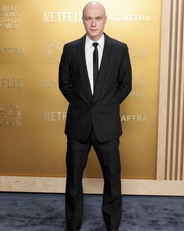 SAG Awards 2025: лучшие образы с красной