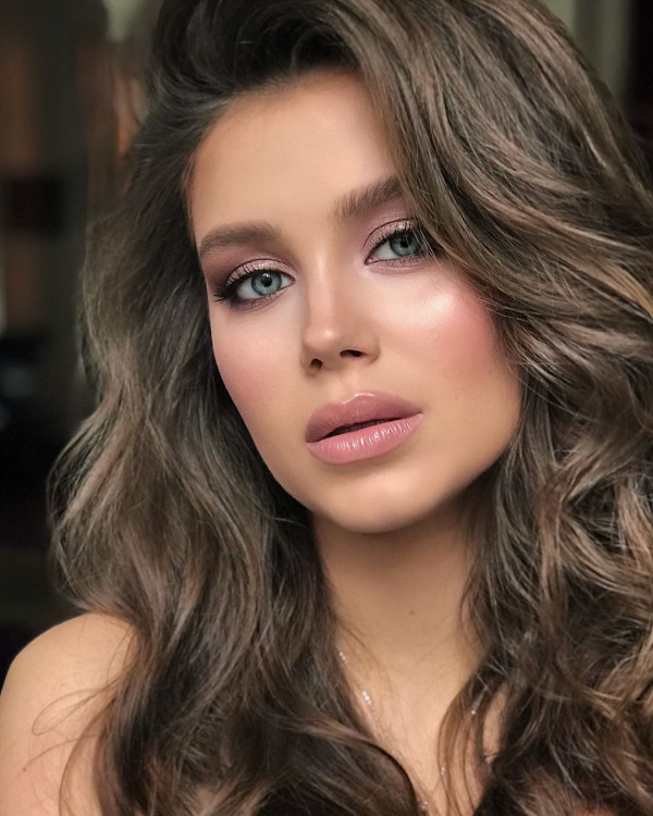 Свежо и естественно. 5 вариантов нюдового макияжа