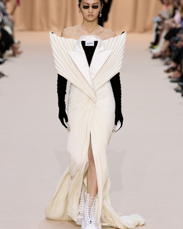 Лучшие свадебные образы с Недели Высокой моды