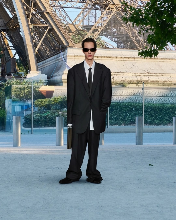 Демна Гвасалия показал, как выглядит невеста Balenciaga