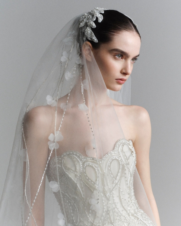 Почему Elie Saab до сих пор остается