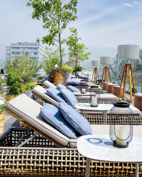 На крыше отеля The Ritz-Carlton открылась обновленная