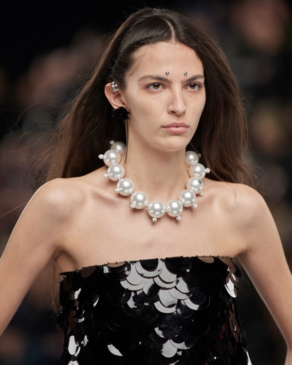 Главные ювелирные тренды Недель моды FW 2022,