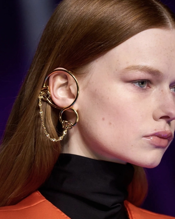 Главные ювелирные тренды Недель моды FW 2022,