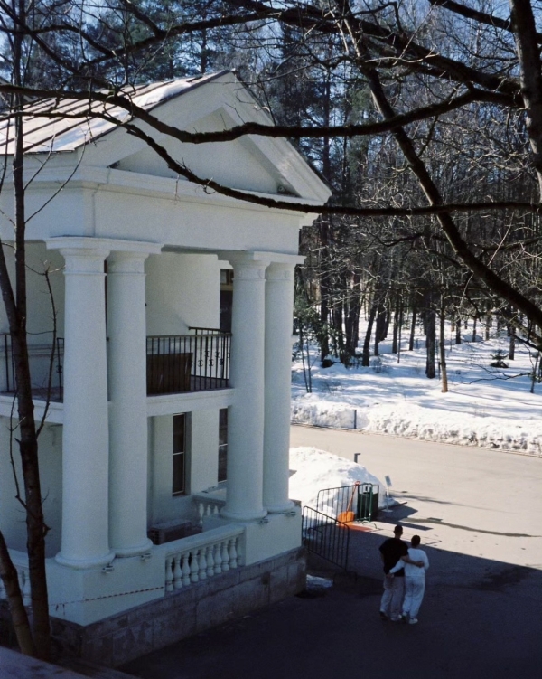 Книжный клуб в «Едва знакомы», бабка с