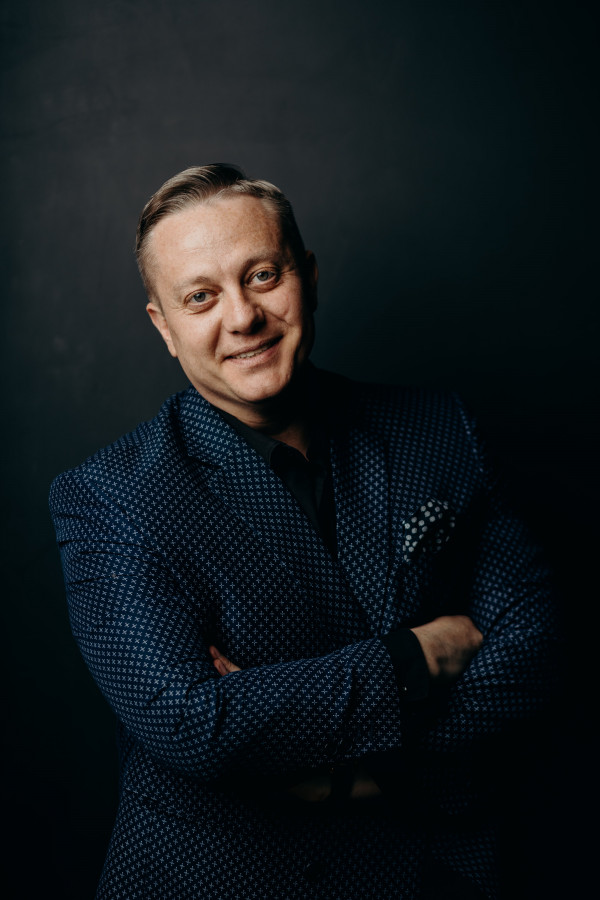 Антон Абучкаев о творческом пути, свадьбах, слезах