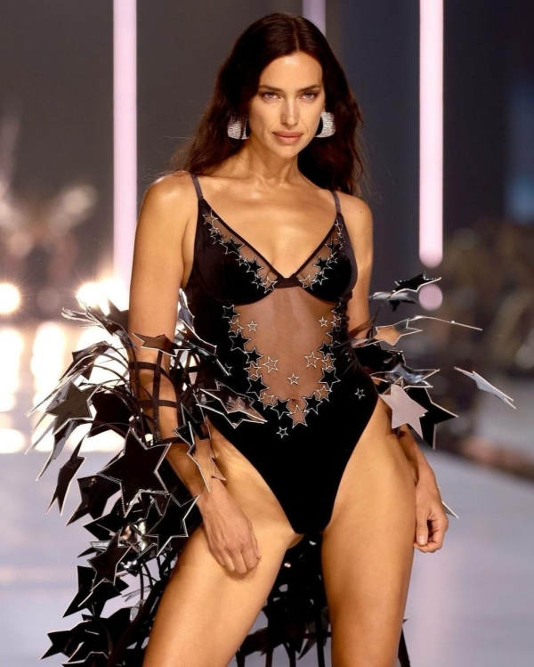 Ангелы Victoria’s Secret снова на подиуме после