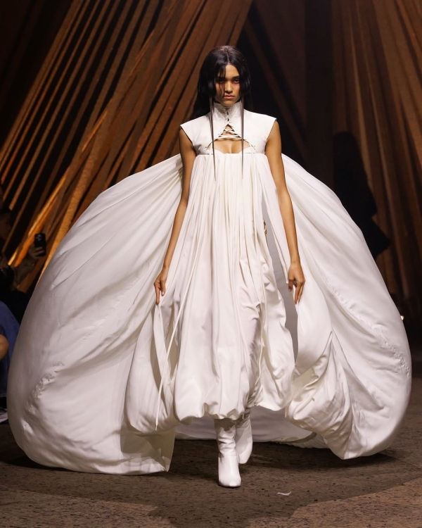 Невеста Chanel, Balenciaga, Dior. Какими свадебными образами