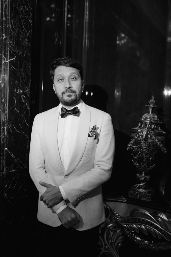 Ведущие Константин Анисимов