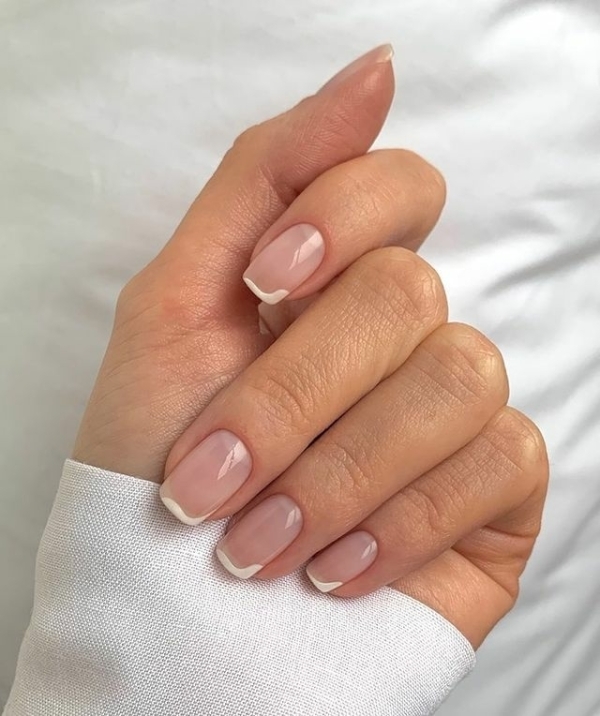 Нюдовый маникюр: 22 осенних дизайна для коротких