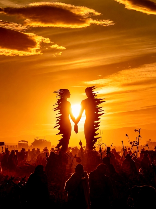 Как выглядели самые впечатляющие арт-объекты Burning Man