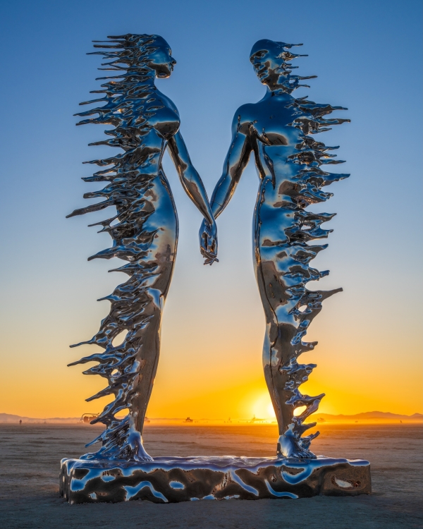 Как выглядели самые впечатляющие арт-объекты Burning Man