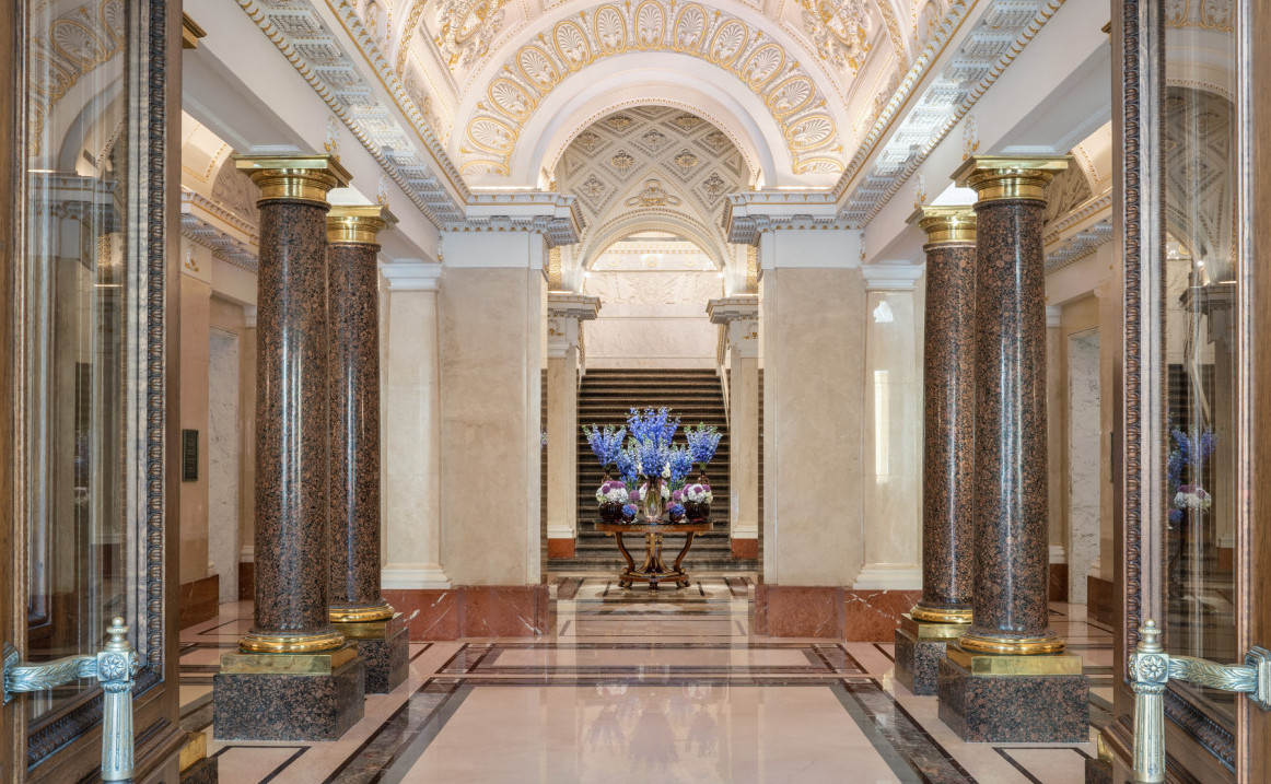 Площадки Four Seasons Hotel Lion Palace