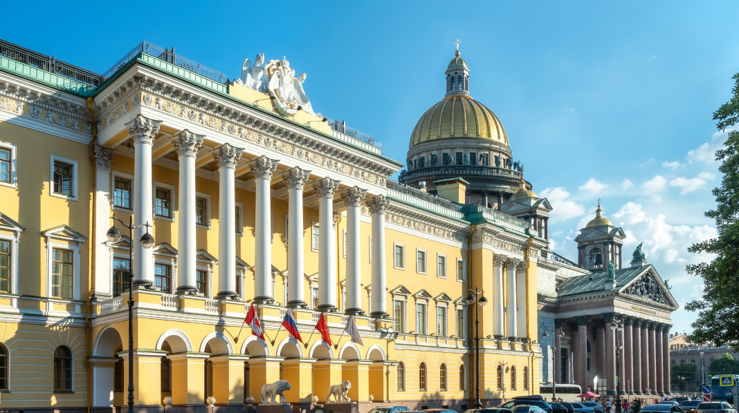Площадки Four Seasons Hotel Lion Palace