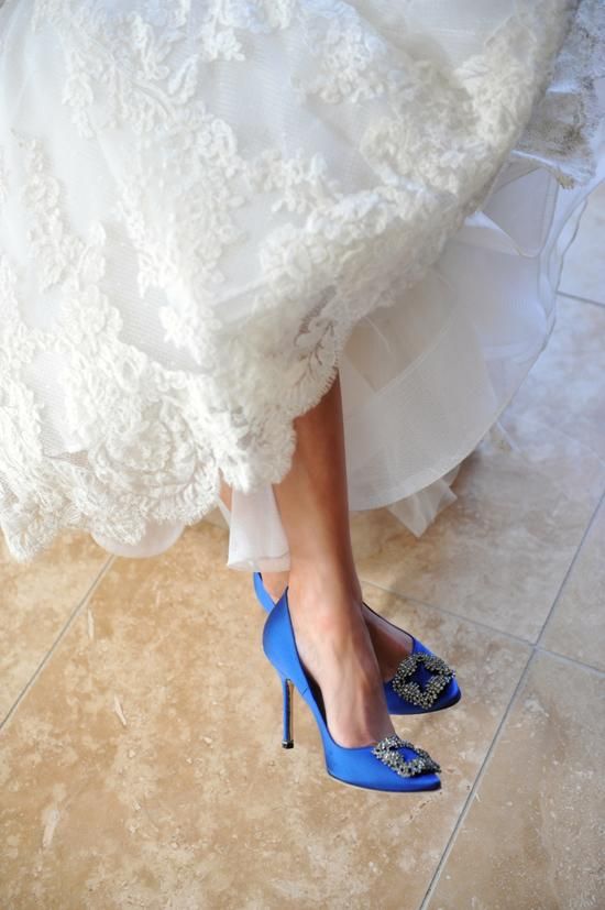 8da70fea911647b1a8264b3c6d7a8331-blue-wedding-shoes-wedding-dress